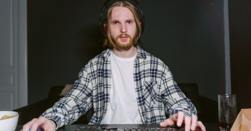 How Online Gaming Turned Digital Spaces Into Social Worlds