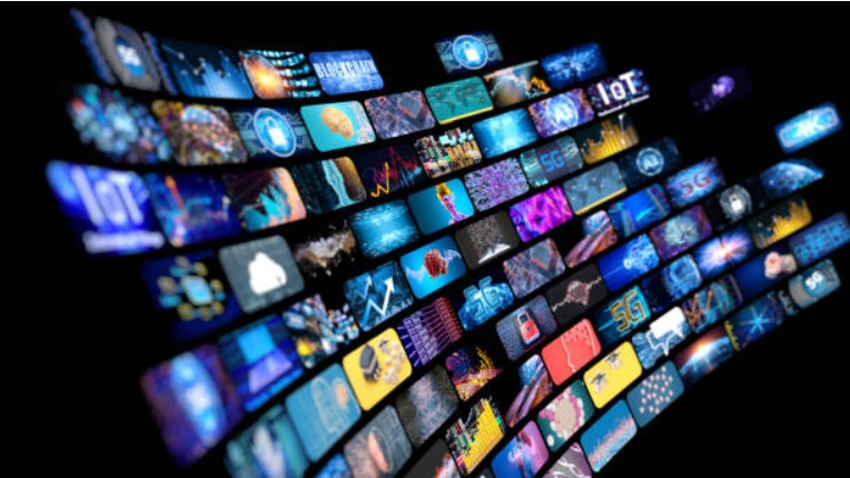 Why Screen Entertainment Is Moving from Passive Watching to Active Playing
